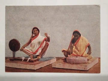 Sztuka Wschodu Indie kobiety figurki wyd. ros.1956