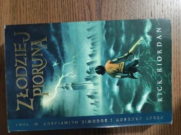 Percy Jackson i bogowie olimpijscy T.1