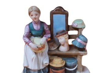 Wyjątkowa Ceramika Kobiety z kapeluszami -figurka