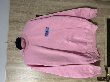 Różowa bluza riverdale