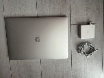 Macbook PRO 16 cali 1TB 16GB SREBRNY 