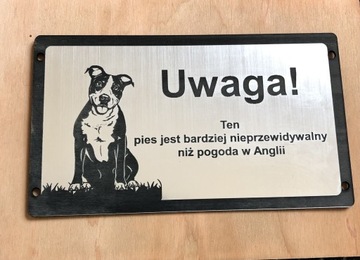 Innowacyjne tabliczki ostrzegawcze uwaga zły pies