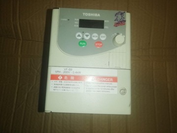 Falownik Toshiba VFS9S-2004PL-WP(1) 0,4kW