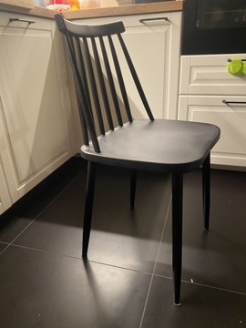 Krzesła czarne do jadalni 