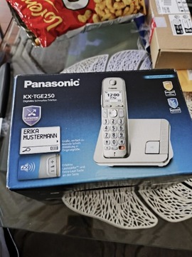 Telefon bezprzewodowy Panasonic KX-TGE250