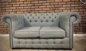 Sofa dwuosobowa w stylu glamour 
