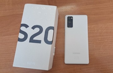Samsung smartfon s 20 FE  S20 128 Kolor biały + 6x etui + 2x szkło