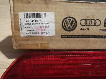 Trzecie światło hamowania Volkswagen OE 1Z9945097C