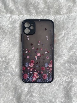Czarne Etui case iPhone 11 w kwiatki