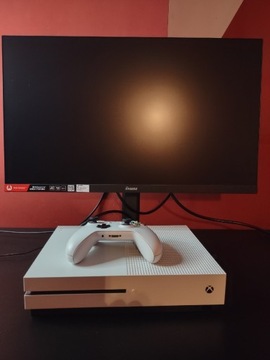 XboxOne S + monitor Ilyama 23,8 cala +pad+gry