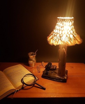 Lampka drewniana stołowa/nocna w stylu rustykalnym