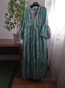 Sukienka z jedwabiu indyjskiego.