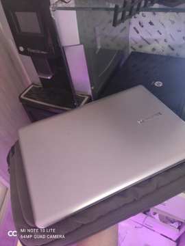 Laptop 8GB Samsung SSD 535U aluminiowy win torba
