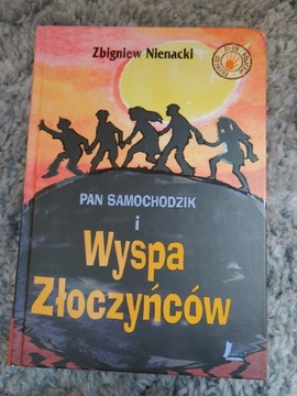 Pan Samochodzik i wyspa złoczyńców