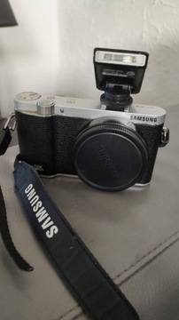 Samsung NX3000 body (bezlusterkowiec)