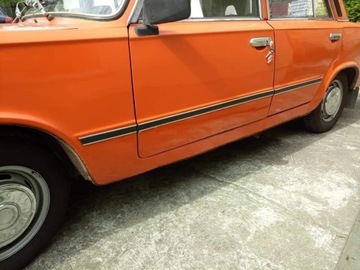 Listwy boczne Duży Fiat 125p 