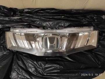 Honda Civic VIII UFO grill przedni nowe mocowania