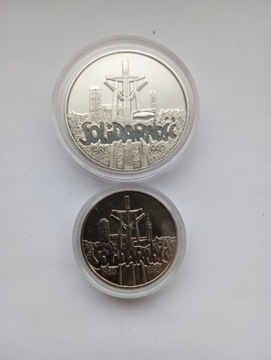 Dwie monety Solidarność.