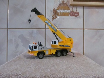 Dźwig Faun Liebherr Pomocy Drogowej Cararama 1:60