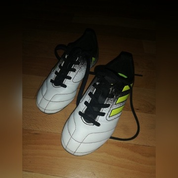 Buty sportowe r. 30. 