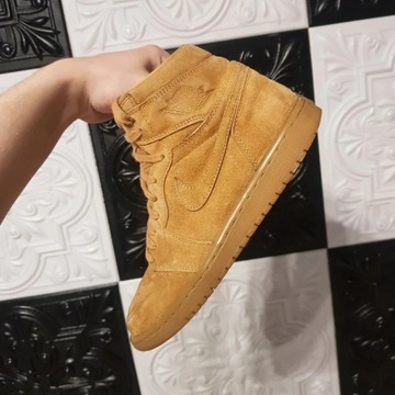 Nike Air Jordan 1 Retro High Wheat 