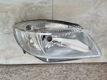 Lampa przednia prawa SKODA Fabia  2008-2012