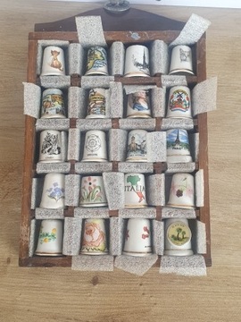 Porcelanowe naparstki kolekcjonerskie 24st.