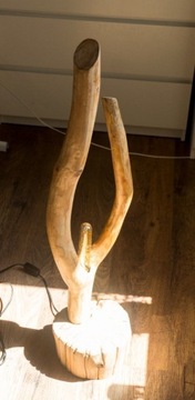Lampa drewniana stojąca-rogi