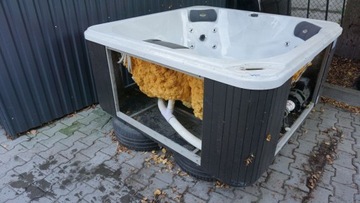 JACUZZI OGRODOWE CAŁOROCZNE WANNA Z HYDROMASAŻEM