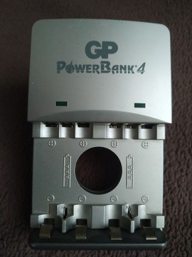 Ładowarka GP PowerBank 4 używana