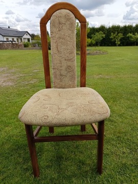Krzesła drewniane 