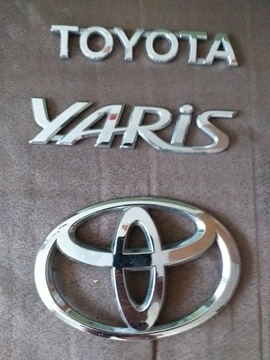 Emblematy klapy tylnej do Toyoty 2