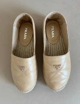 beżowe buty espadryle nude Prada