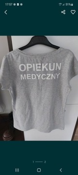 Koszulka z nadrukiem opiekun medyczny M