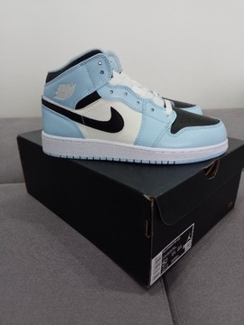 Jordan 1 Mid Ice Blue 