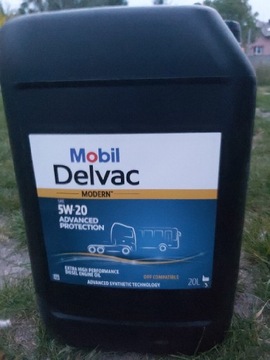 Olej silnikowy Delvac 5W20  20 litrów