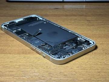 Korpus Apple iPhone 14 Plus kolor biały demontaż
