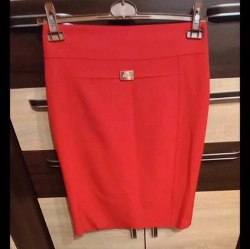 Czerwona ołówkowa spódnica S M