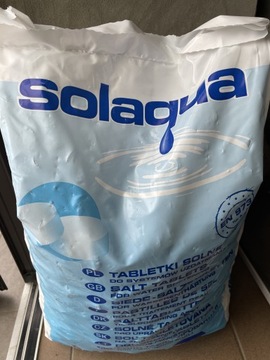 Tabletki solne do zmiękczania wody Solino.