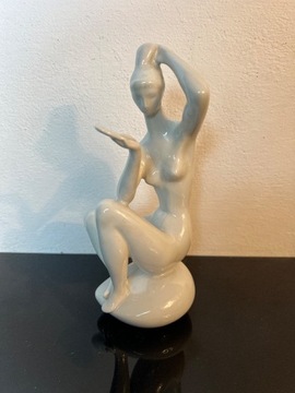 Porcelanowa figura kobiety z lusterkiem art deco 