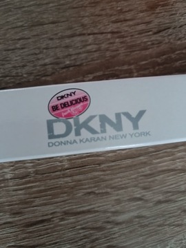 DKNY perfuma mała.