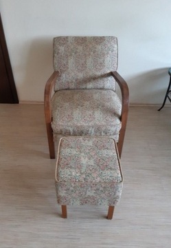 Fotel art deco po renowacji z podnóżkiem poduszką