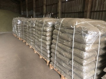 Pellet pelet ze słomy 8mm Worki 15kg Opał 990kg