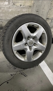 Opony zimowe z felgami 205/55 R16 i kołpaki Opel