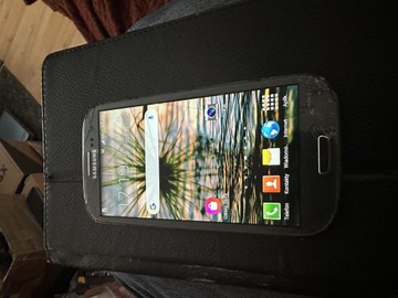 Samsung S3 sprawny mimo wad