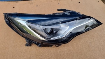 Prawa lampa przód opel astra k  7963200000