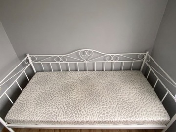 Metalowe łóżko 90x200 z materacem 