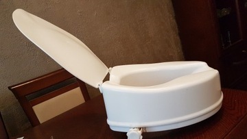 Używana nadstawka toaletowa firmy rehlam 15 cm