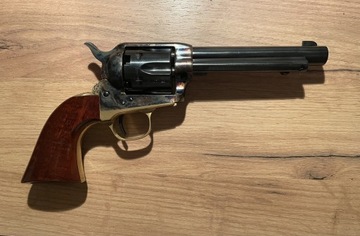 Rewolwer Uberti 1873 Cattleman .44 5,5cal