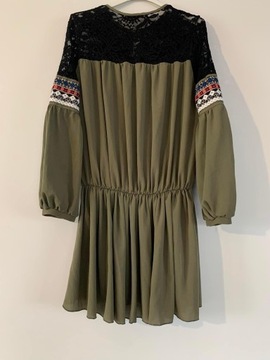 Sukienka khaki w stylu boho 